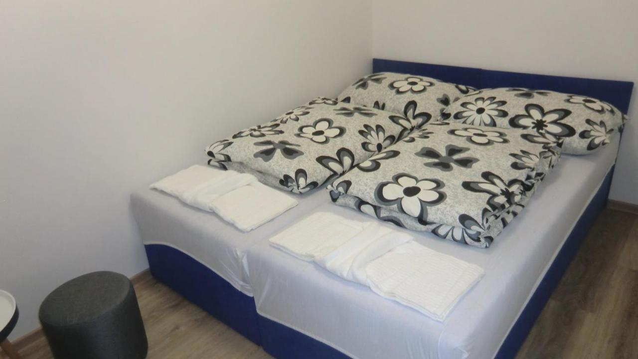 Hu Appartement Praag Buitenkant foto