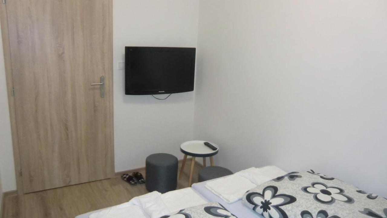 Hu Appartement Praag Buitenkant foto