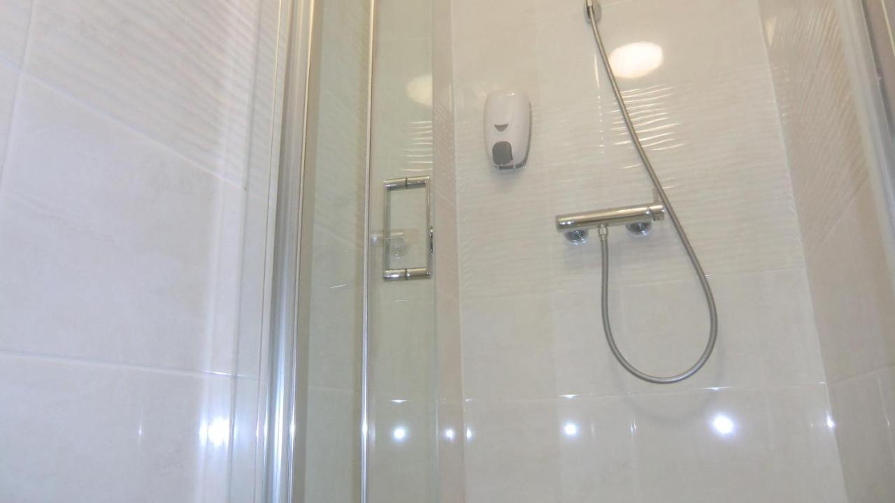 Hu Appartement Praag Buitenkant foto