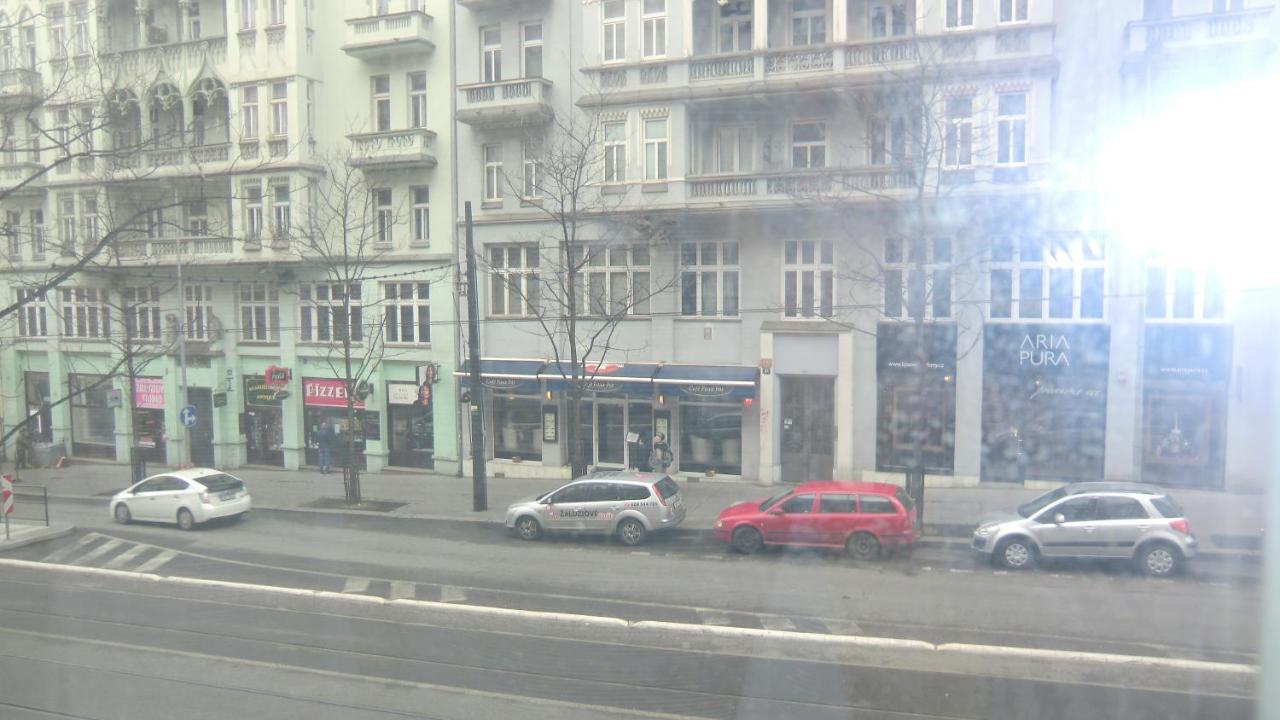 Hu Appartement Praag Buitenkant foto